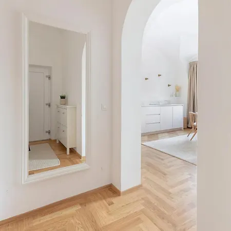 Apartma Razkosno Stanovanje Na Grajskem Gricu *
